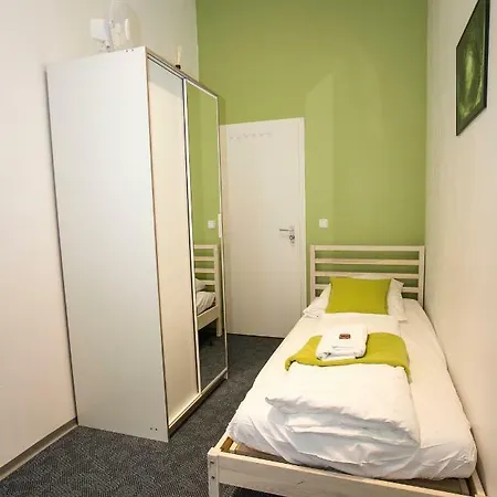 Schones, Hell Mobliertes 'zurich' In Nurnberg/gostenhof * Nürnberg